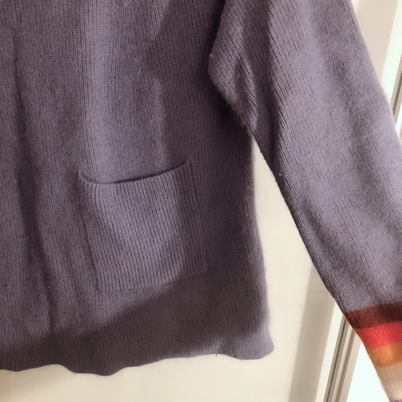 🦋Cute sweater 🦋 - Picture 2 of 3